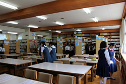 茨城県立水戸第二高等学校図書室1