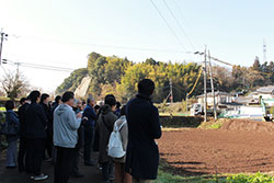 益城町震災プログラムで、断層見学へ