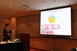 患者との間にある矯正歯科治療への認識の差を解説する稲毛会長