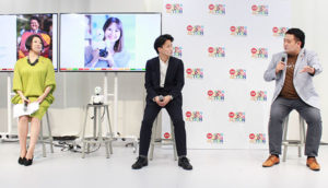 左から、根本氏、結城氏（オンライン参加）、前田氏、川越氏。川越氏は「デジタル化の一方でローカルコミュニティが注目されている。コロナ禍でも、コミュニティのある店舗は第一波を乗りきった」と話した