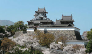 明智光秀が築いた福知山城。城下町として 発展していった