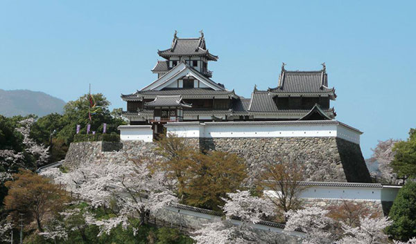 明智光秀が築いた福知山城。城下町として 発展していった