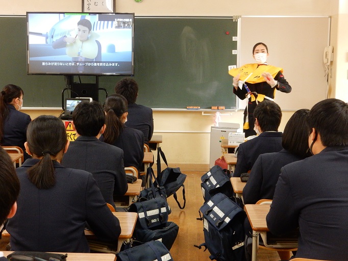 足立区立第九中学校の3年生180人が「リモート夢旅体験」~ バーチャルで国内2か所・海外5か所を訪問|KKS Web教育家庭新聞ニュース|教育家庭新聞社 足立区立第九中学校の3年生180人が「リモート夢旅体験」~ バーチャルで国内2か所・海外5か所を訪問|KKS Web教育家庭新聞ニュース|教育家庭新聞社