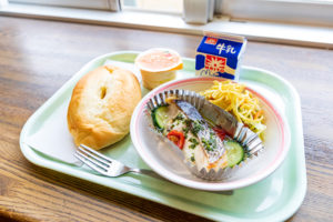 9月の渋谷ワンダフル給食「真鯛のアクアパッツァ」