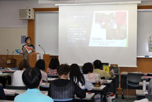 高学年が本を手に取る工夫を紹介(西内氏)