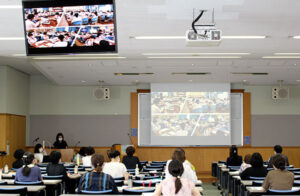 中学校の学校図書館の活用のようす(道浦氏)