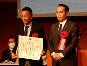 文部科学大臣賞　東京都渋谷区・長谷部健区長