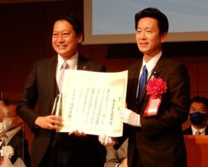 経済産業大臣賞　奈良県生駒市・小柴雅史市長