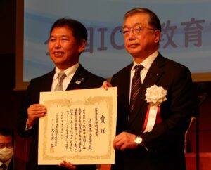 審査員特別賞・会長賞　埼玉県久喜市　梅田修一市長