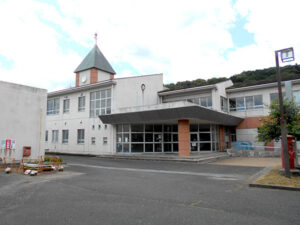義務教育学校として改修・増築を予定している豊前市立合岩小学校校舎