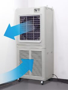 ナカトミから今年5月に発売されるキャビネットファン（CABF－550Z）は前面吸気構造で背面・側面の壁にピッタリ設置できる