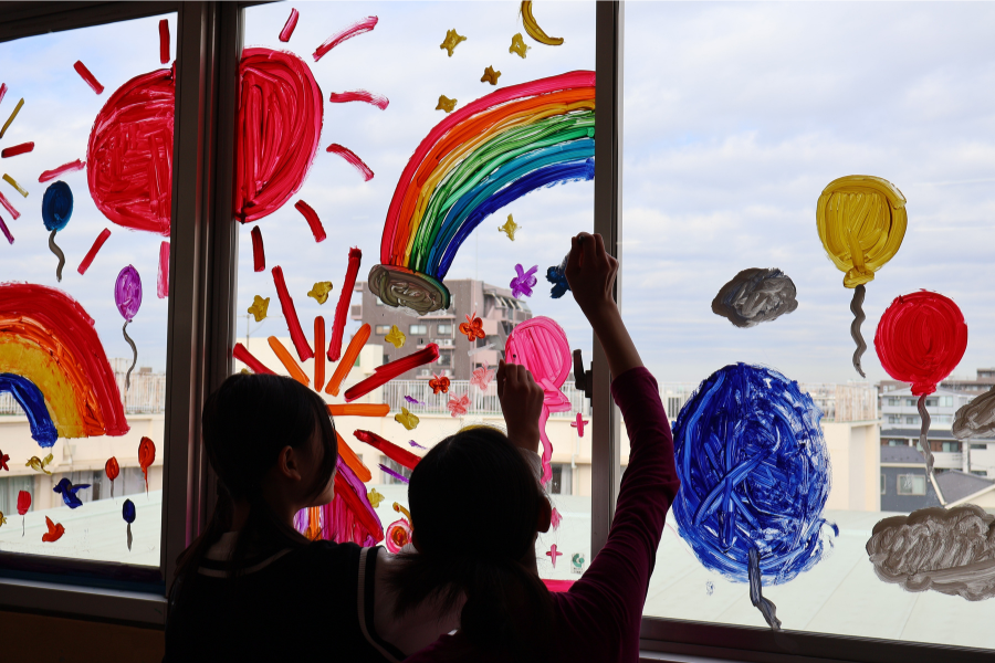 地域の子供たちとともに学校の記憶を未来へつなぐ「校舎の思い出プロジェクト」を葛飾区立二上小学校で実施〜キヤノンMJ×アストラム