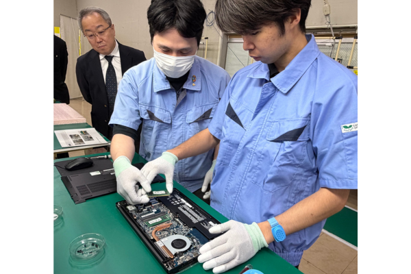 地域企業と大学が協働～信州大学附属校教員用PC寄贈など