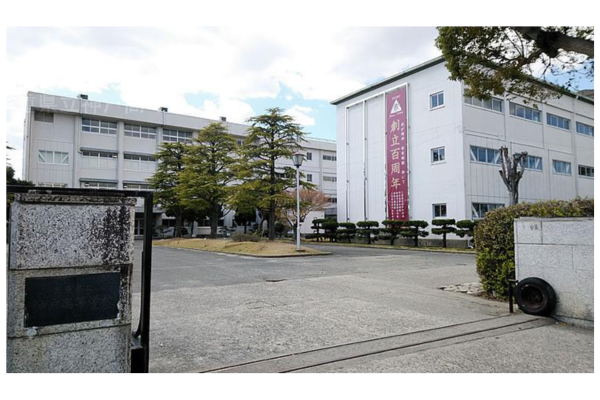 小学生対象のプログラミング体験教室を実施～高校生が先生役となりサポート